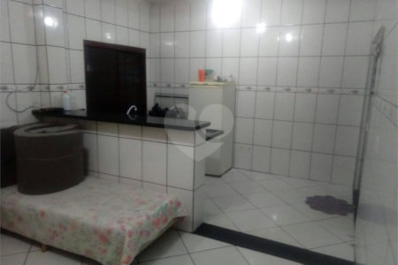 Sobrado com 3 dormitórios.