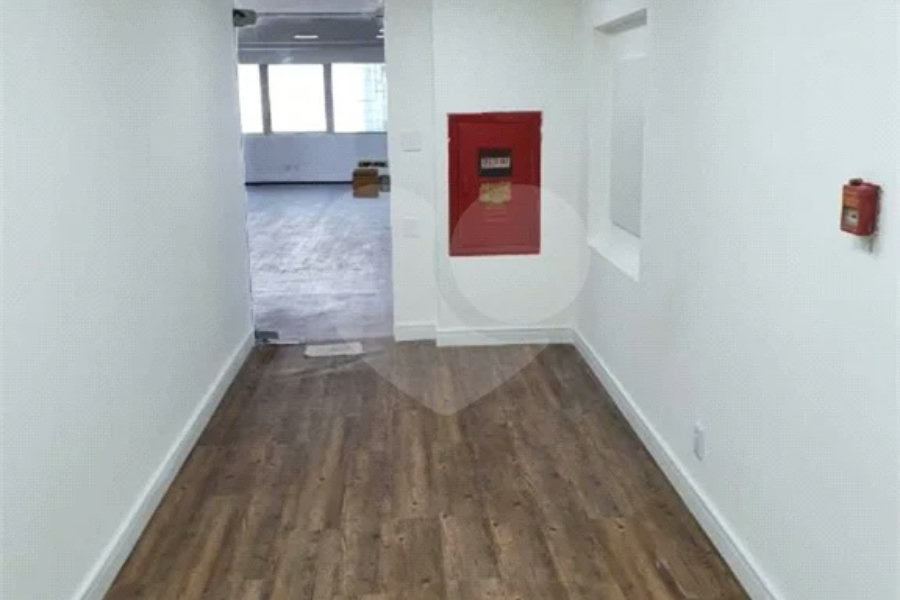 Sala comercial para locação e venda. 204m² AU