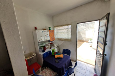 Casa térrea a venda na Vila Lutfalla