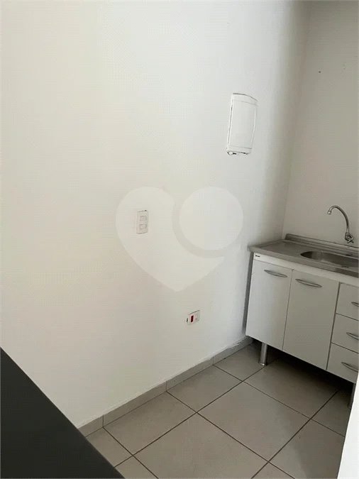 Ótimo Prédio Comercial !! Vende Total ou Aluga andar superior..OPORTUNIDADE !
