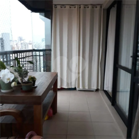 Apartamento á Venda de 1 Dormitório com Varanda na Bela Vista em São Paulo- R$ 745.000