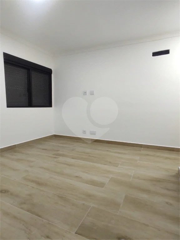 Sobrado à venda na Vila Carrão, 3 quartos (1 suíte)