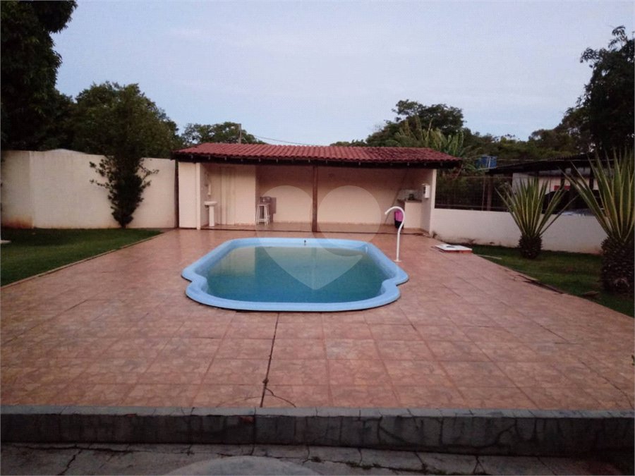 Chácara Balneário do 29 com piscina.