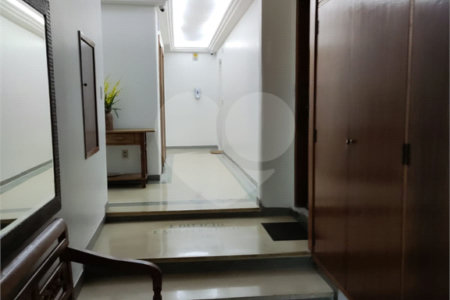 Apartamento para venda e locação na Aclimação de 108m² com 2 dormitórios e 2 banheiros, varanda