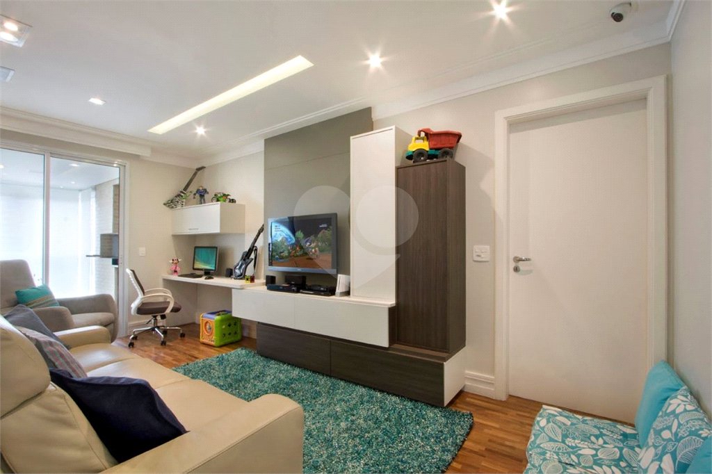 Apartamento à venda no Campo Belo de 385 metros quadrados 04 suítes 05 vagas.