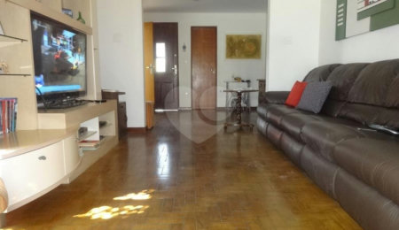 Sobrado à venda com 3 quartos, sendo 1 suíte,  em Mooca, São Paulo, SP