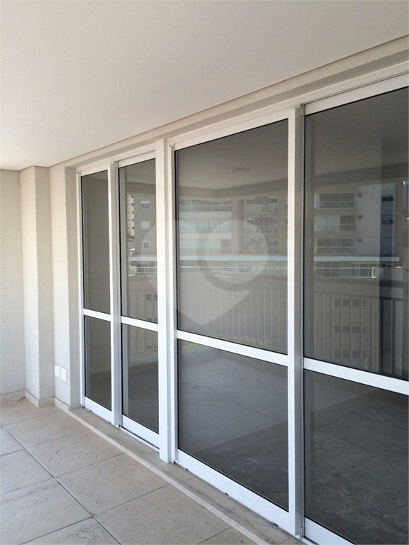 Condomínio Biografia Apartamento com 69m2 com 2 dormitórios e 1 vaga.Aceita Permuta