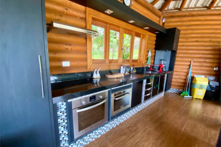 Chácara à venda no Condomínio Itaipu com chalé e vista privilegiada!