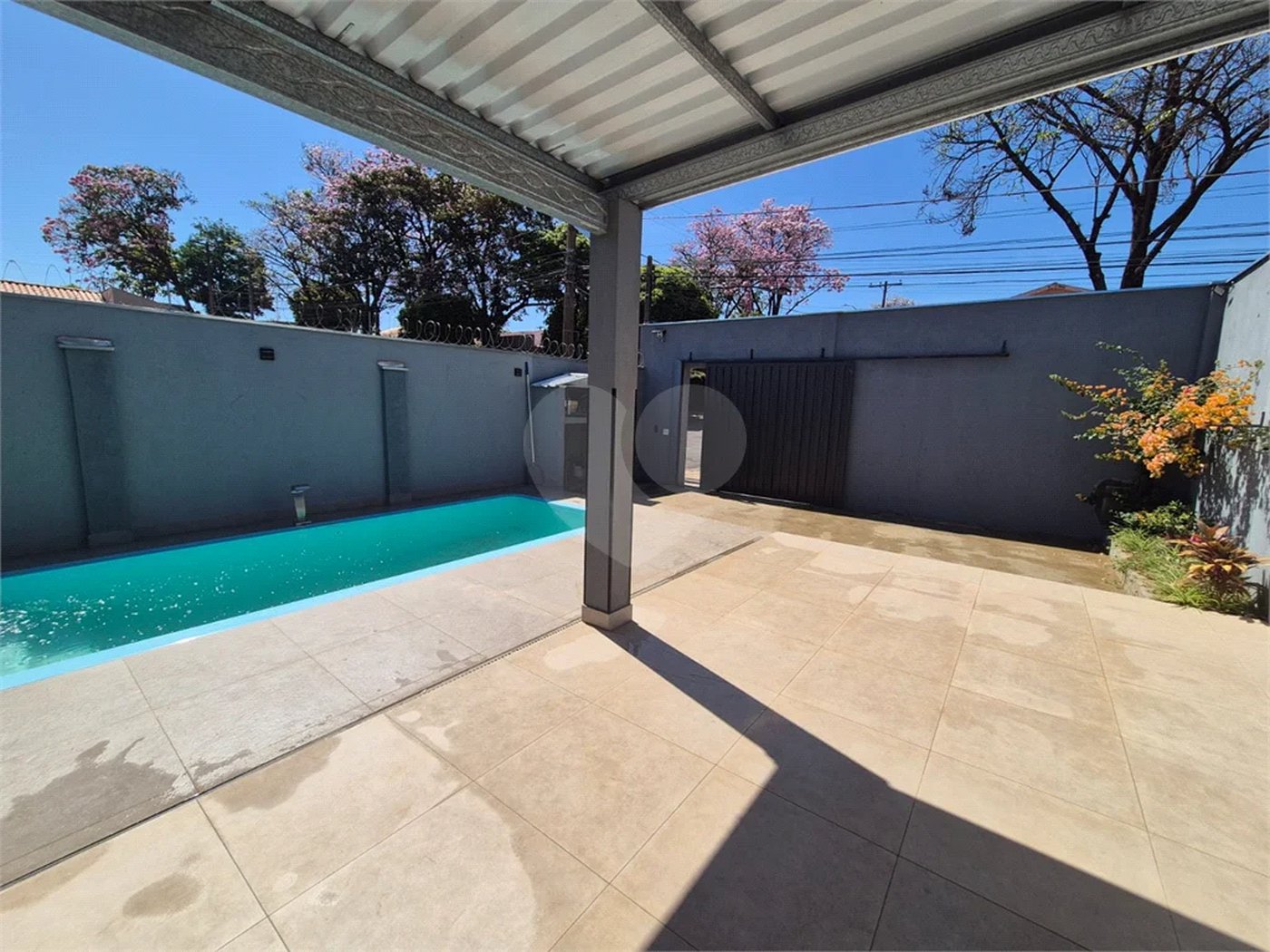 Dois imóveis em um terreno de 300 m² (12 x 25) - Com acesso independente