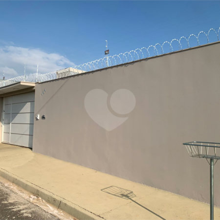 Casa térrea com piscina para venda no Residencial Arcoville