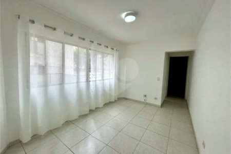 Apartamento Reformado com 1 dormitório, 1 vaga de garagem em Santa Cecília.