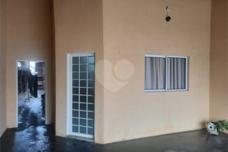 Ótima Oportunidade: Casa com Área de Lazer e Garagem para Dois Carros