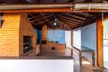 Belíssimo sobrado com piscina aquecida no Condomínio Villagio Capriccio - Louveira SP.