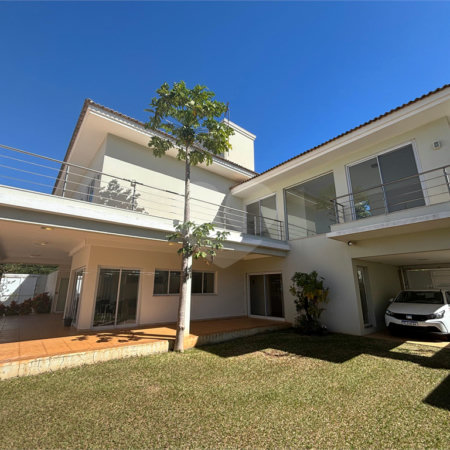 Casa á venda condomínio Damha I