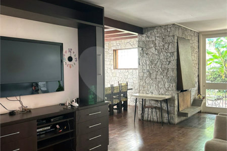 Casa à venda com 3 quartos, sendo 1 suíte, em Interlagos, São Paulo, SP