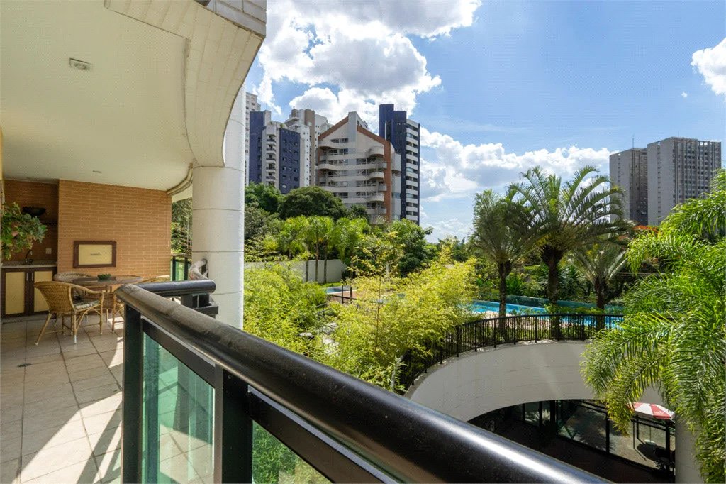 Apartamento tipo para venda com 3 quartos, sendo 3 suítes, 192m² na Vila Suzana