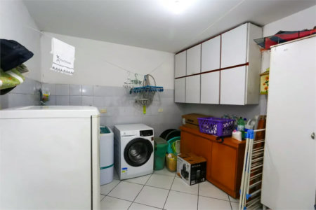 Sobrado à venda com 4 quartos, sendo 1 suíte,  em Vila Sônia, São Paulo, SP