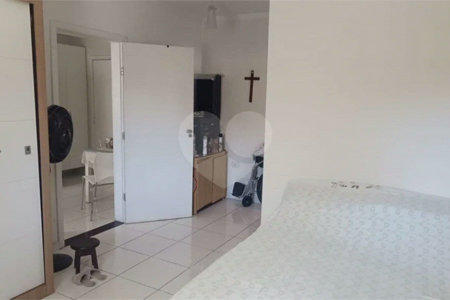 Ótimo sobrado à venda, ao lado do Roldão na Av. Cupece.