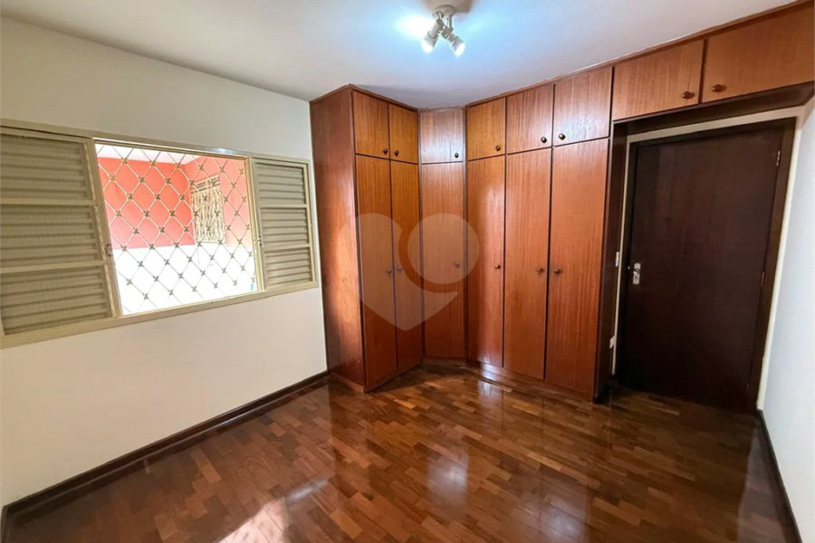 Excelente Casa de Esquina na Vila Monteiro – Oportunidade para Moradia ou Comércio