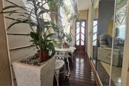 Casa térrea 280m² de terreno 3 dorms 1 suíte