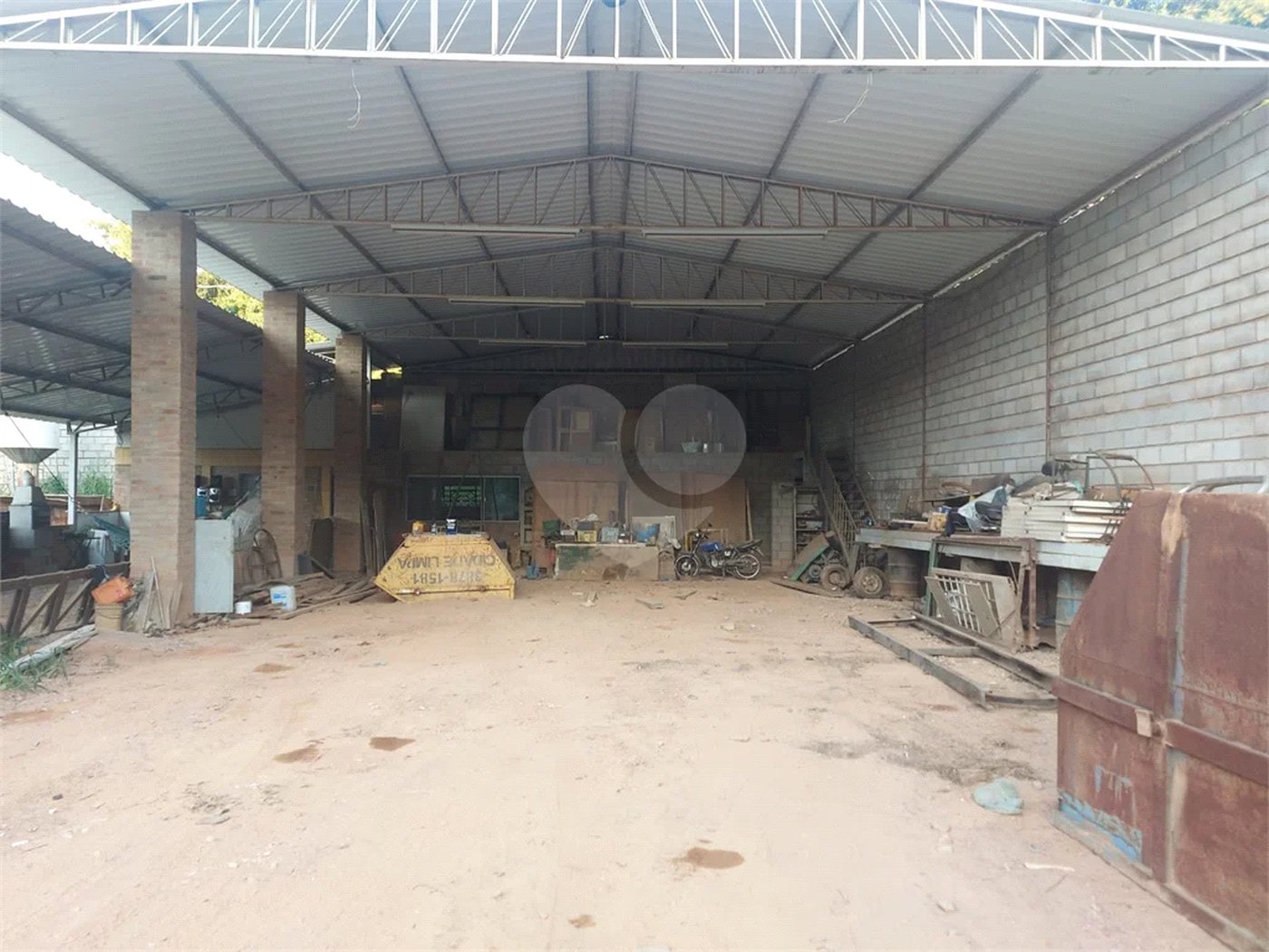 Locação de barracões para Armazenamento" área total de 6000mts - Bairro Abadia - Louveira SP