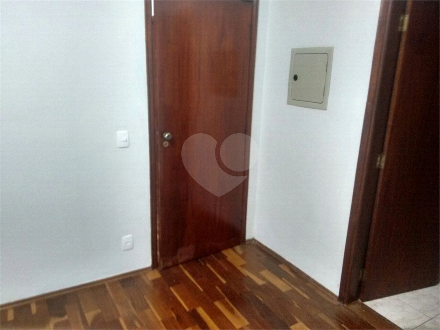 Sobrado a venda.
