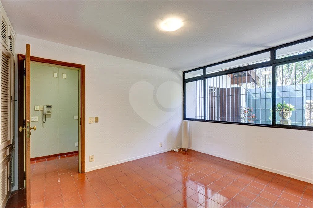 Sobrado à venda ou para alugar com 4 quartos, sendo 2 suítes, em Alto da Boa Vista, São Paulo, SP
