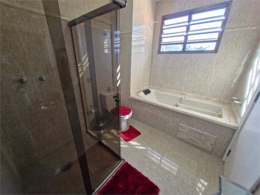 Casa à venda com 4 suítes no condomínio Villa Viana II, Cotia - SP