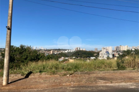 Terreno contendo 917,00 m² de área, em Ribeirão Preto/SP.