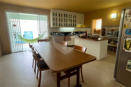 Casa à venda com 3 suítes em Vila Cordeiro, São Paulo, SP
