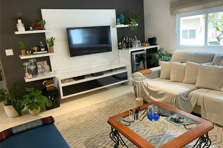 Apartamento à venda com 3 quartos, sendo 1 suíte,  em Paraíso, São Paulo, SP