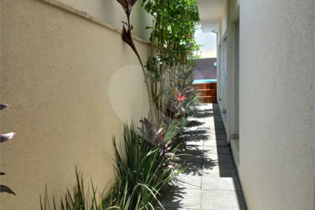Casa térrea no Condomínio Faixa Azul