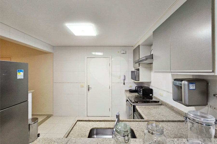 Apartamento à venda com 4 quartos, sendo 2 suítes, em Riviera de São Lourenço, Bertioga, SP