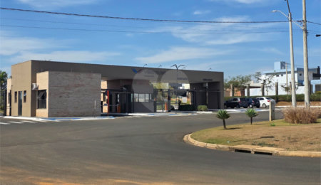 Casa à venda com 3 quartos, sendo 1 suíte,  no condomínio Residencial Villeneuve, São Carlos - SP