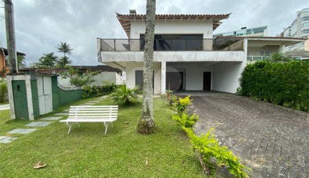 Casa à venda ou para alugar com 5 suítes em Maitinga, Bertioga, SP