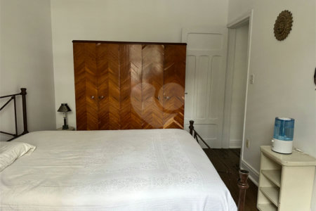Sobrado à venda na Liberdade, 220 m², 5 dormitórios e 1 vaga, próximo Pq Aclimação, Aceita permuta