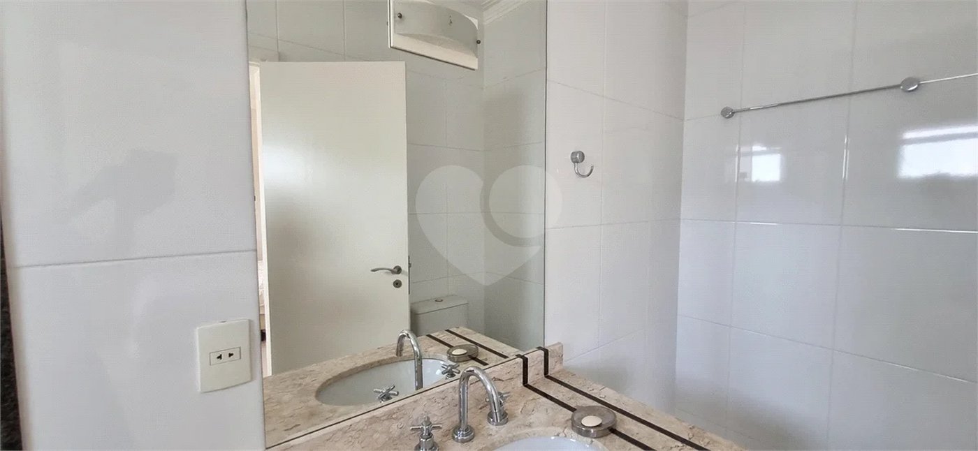 Lindo sobrado com 4 suites e piscina à venda, 365m², por R$ 2.450.000,00 no condomínio Villa Suiça, em Indaiatuba/SP.