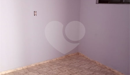 Sobrado à venda com 5 quartos em Cidade Aracy, São Carlos, SP