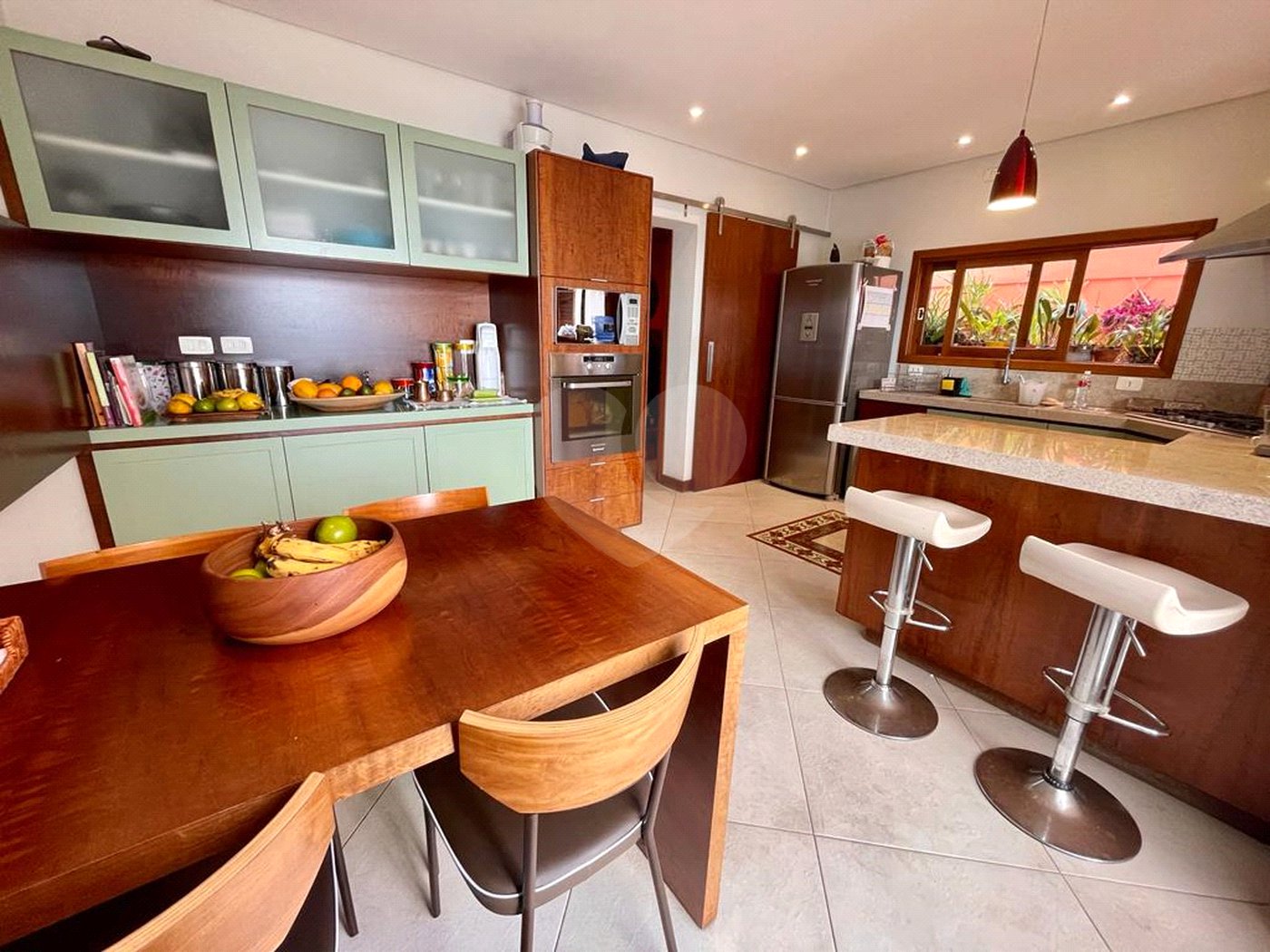3 quartos 1 suíte 167m² área útil 2 vagas