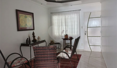 Casa à venda com 3 quartos, sendo 1 suíte,  em Jardim Country Club, Poços de Caldas, MG