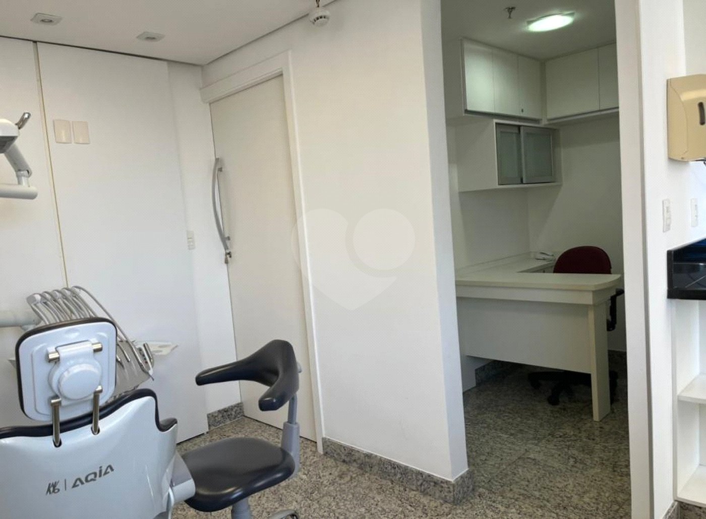 Sala Comercial ideal para clinicas e próximo ao metrô.
