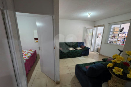 Casa com edícula no Abdelnur.