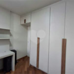 Apartamento totalmente decorado em Moema com 70 m2 , 2 quartos, 2 suítes e 2 vagas, ambientes com ar condicionado.