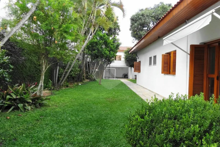 CASA TÉRREA ALTO PADRÃO NO TREMEMBE
