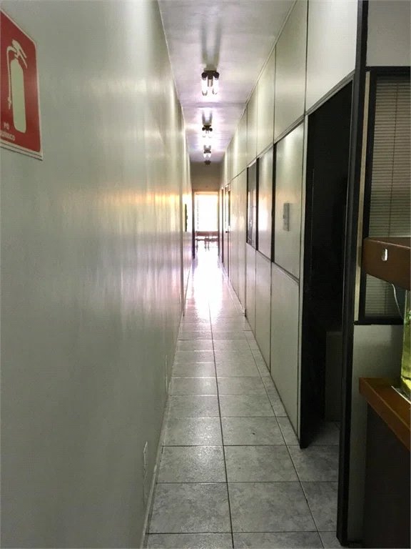 Prédio Comercial na Rua Domingos de Morais-multicomércio - proximo ao largo Ana Rosa.