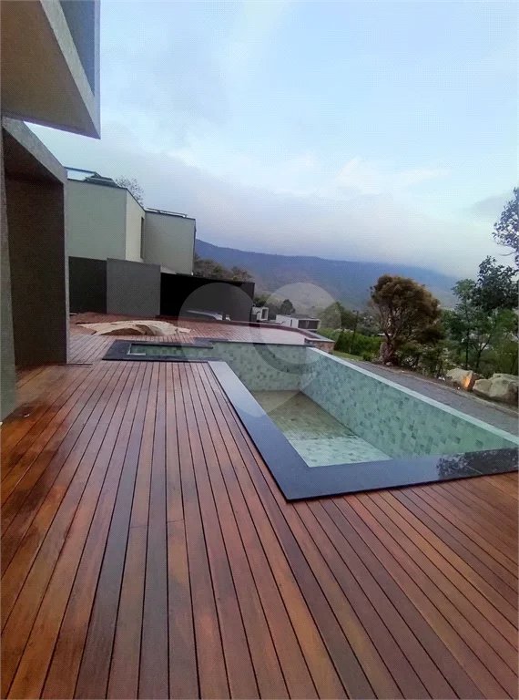 Casa de Alto Padrão com Vista Privilegiada para a Pedra Grande — Atibaia