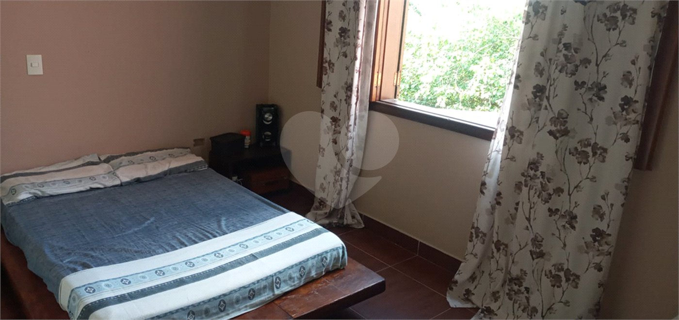 Chácara à venda com 3 quartos, sendo 2 suítes,  em Monterrey, Louveira, SP