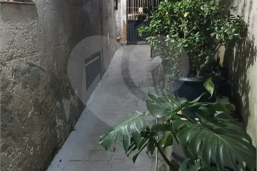 IMÓVEL COM SOBRADO + OUTRA CASA NO TERRENO, ÓTIMA PARA RENDA OU FAMÍLIA GRANDE