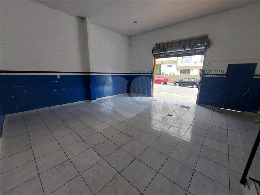 GALPÃO COMERCIAL DE 220,0 M² COM 02 BANHEIROS, COPA COM REFEITORIO, MEZANINO E VAGA DE GARAGEM PARA LOCAÇÃO NA LAPA