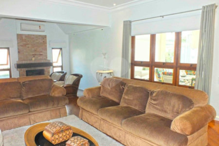 Casa à venda com 5 suítes no condomínio Vilaggio Monte Alegre, São Paulo - SP